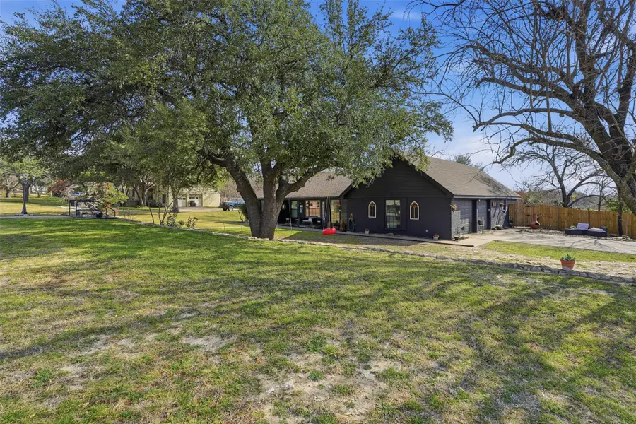 1105 Charles Street, Weatherford, TX 76086 - Image #3