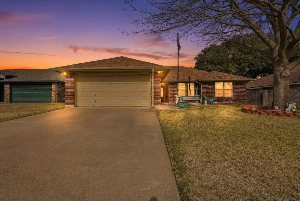 725 Windridge Lane, Burleson, TX 76028 - Image #1