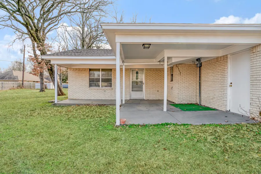 175 45th Street Sw, Paris, TX 75460 - #3