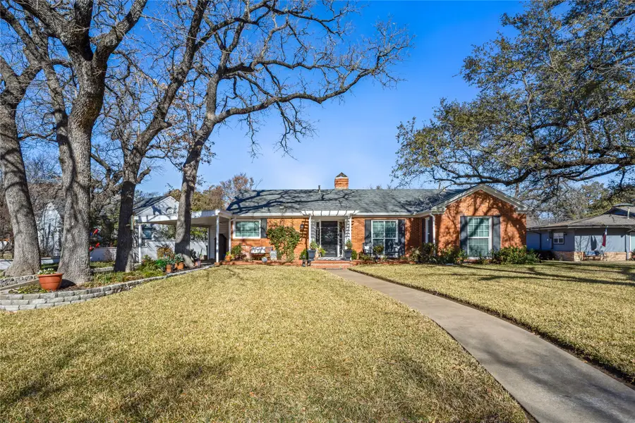 1415 Bluebonnet Drive, Fort Worth, TX 76111 - Image #2