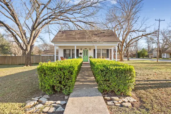 1026 W 7th Street, McGregor, TX 76657