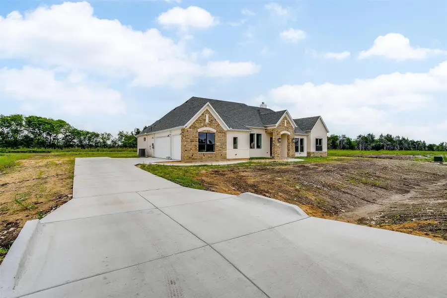 125 Aiden Drive, Waxahachie, TX 75165 - Image #2