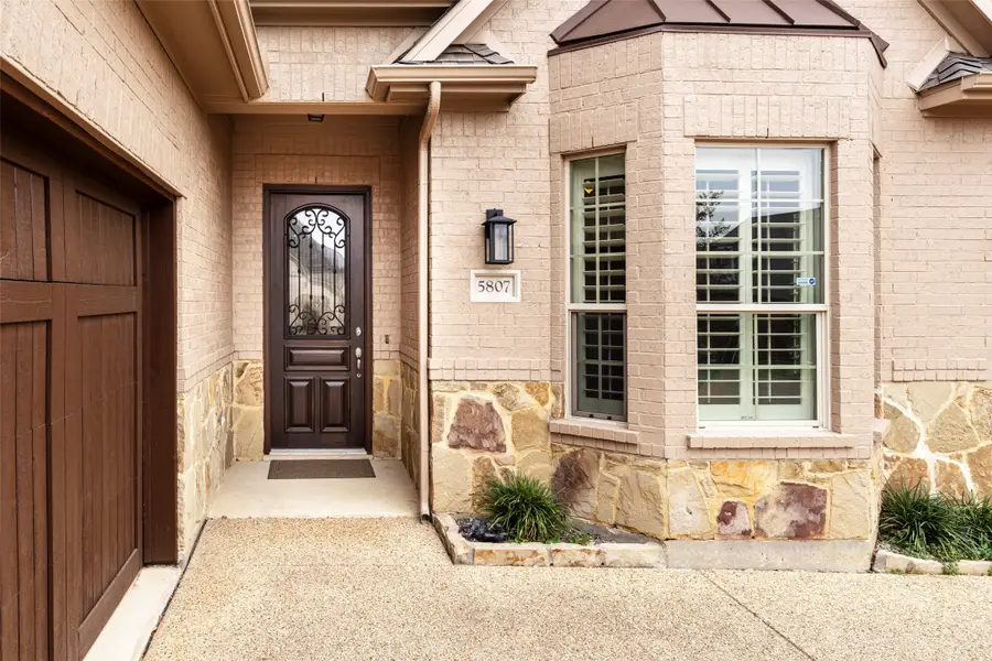 5807 Mira Lago Lane, Arlington, TX 76017 - Image #2