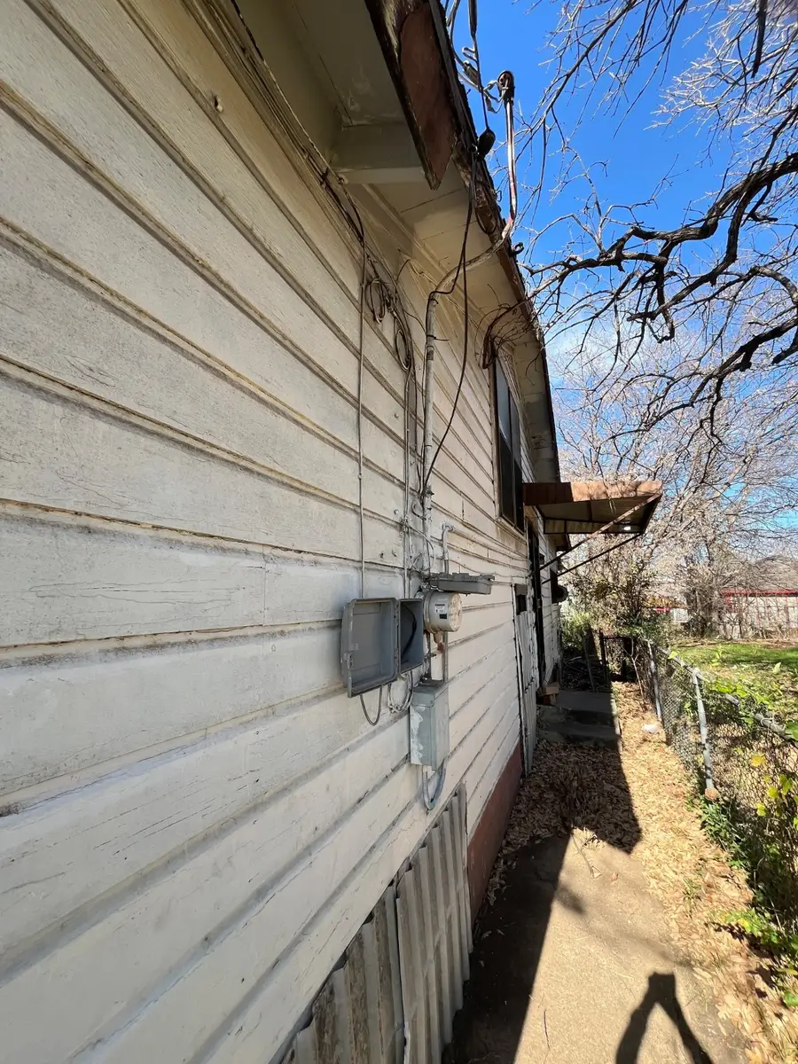 3919 E Berry Street, Fort Worth, TX 76105 - Image #2