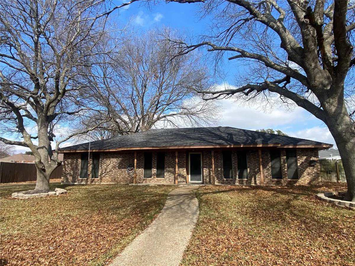 911 Cambridge Drive, Duncanville, TX 75137 - Image #1