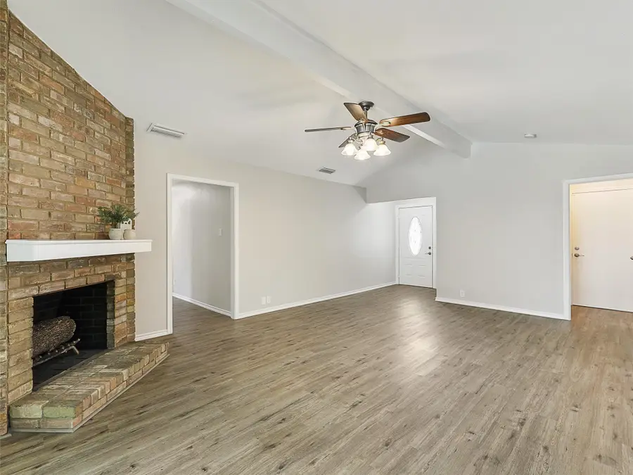 2130 Southmoor Drive, Carrollton, TX 75006 - Image #3