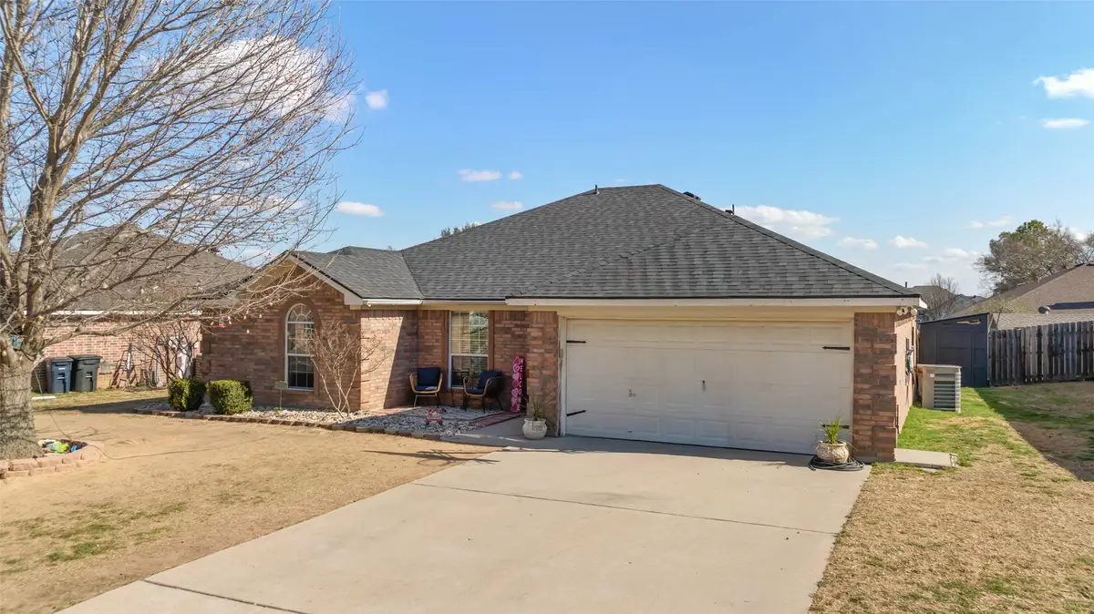 250 Wellington Trail, Weatherford, TX 76085 - Image #1