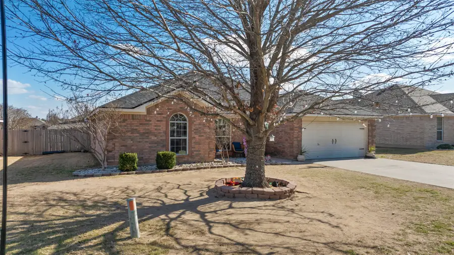 250 Wellington Trail, Weatherford, TX 76085 - Image #3