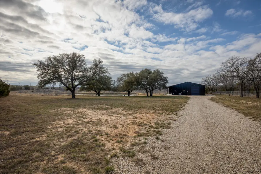 2015 Dobbs Valley Road, Mineral Wells, TX 76067 - Image #3