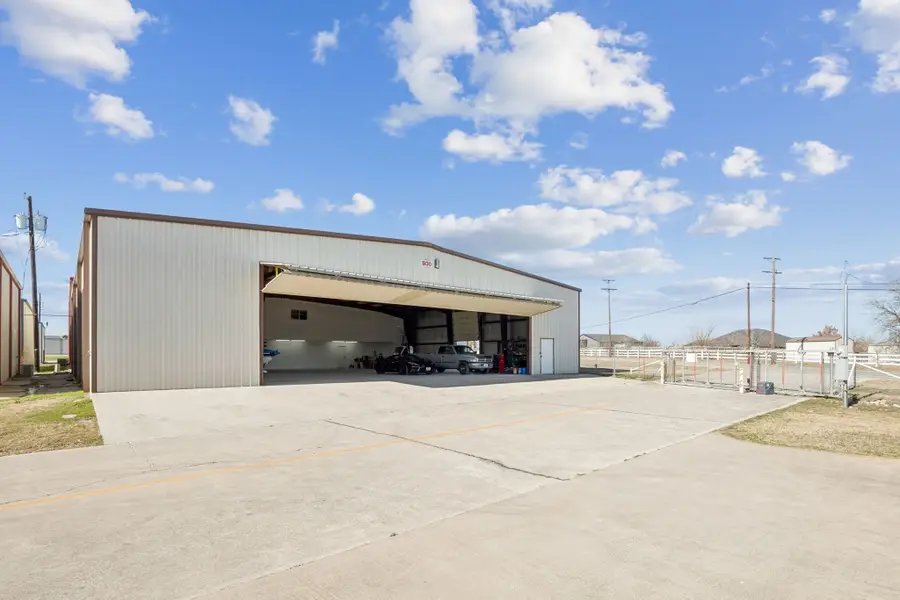 930 Aviator Drive, Fort Worth, TX 76179 - Image #3