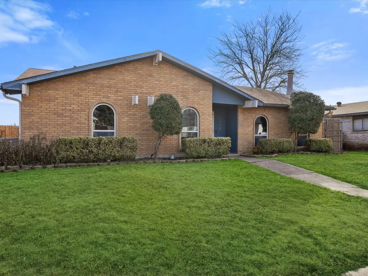 4316 Woodbluff Drive, Mesquite, TX 75150 - #1