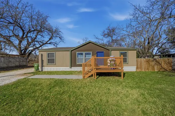 1618 Lands End Street, Granbury, TX 76048