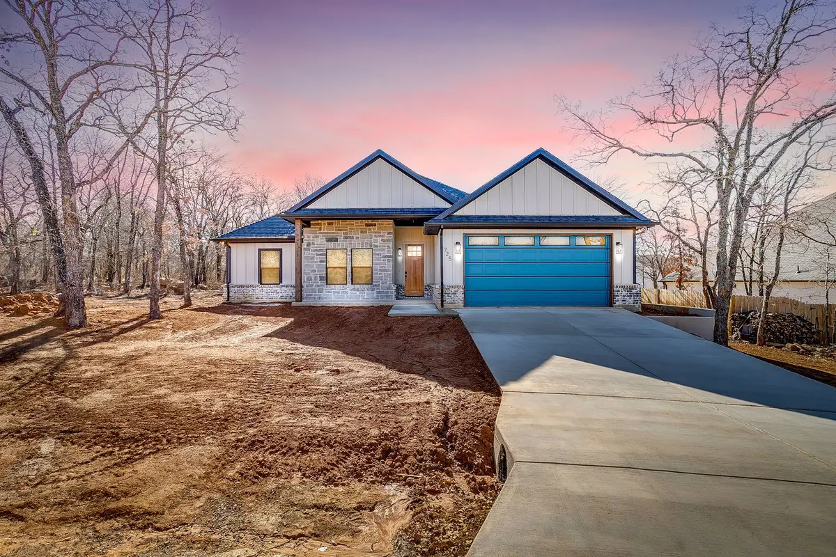 725 Haynie Drive, Runaway Bay, TX 76426 - Image #1