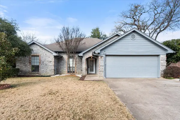 2137 Chapel Downs Drive, Arlington, TX 76017
