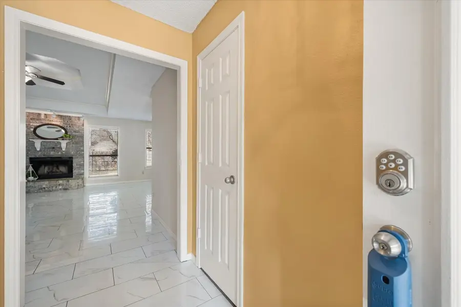 2137 Chapel Downs Drive, Arlington, TX 76017 - Image #2