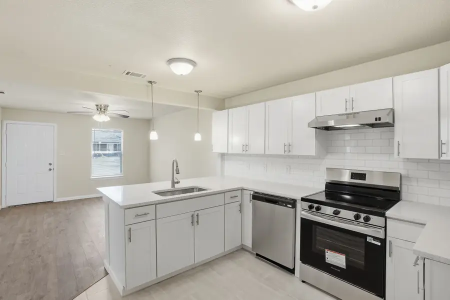 816 Bradley Street, Fort Worth, TX 76103 - Image #3