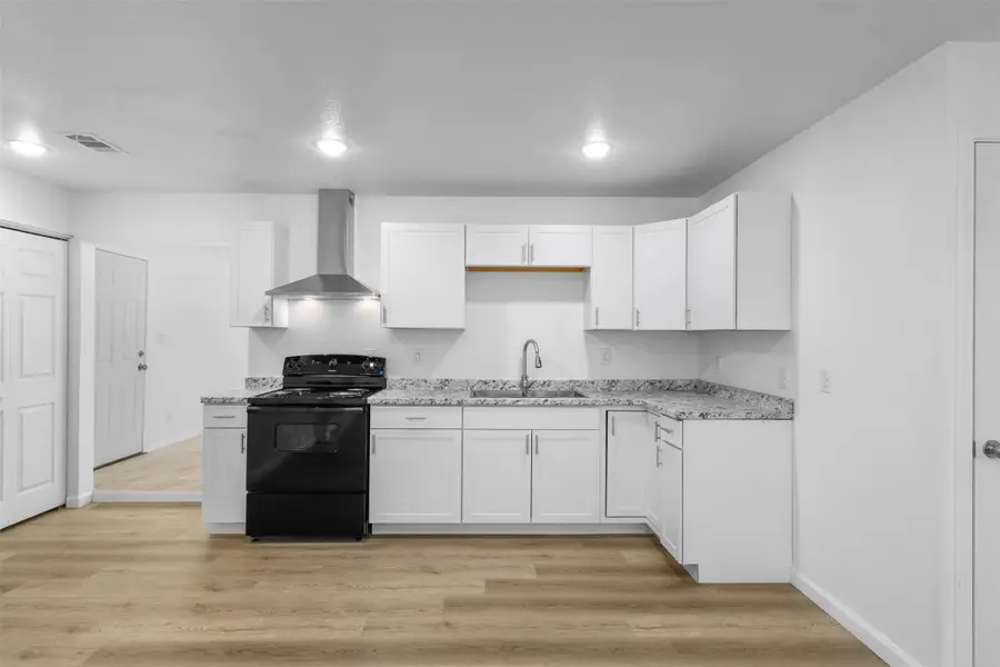 3913 Pate Drive, Fort Worth, TX 76119 - Image #3