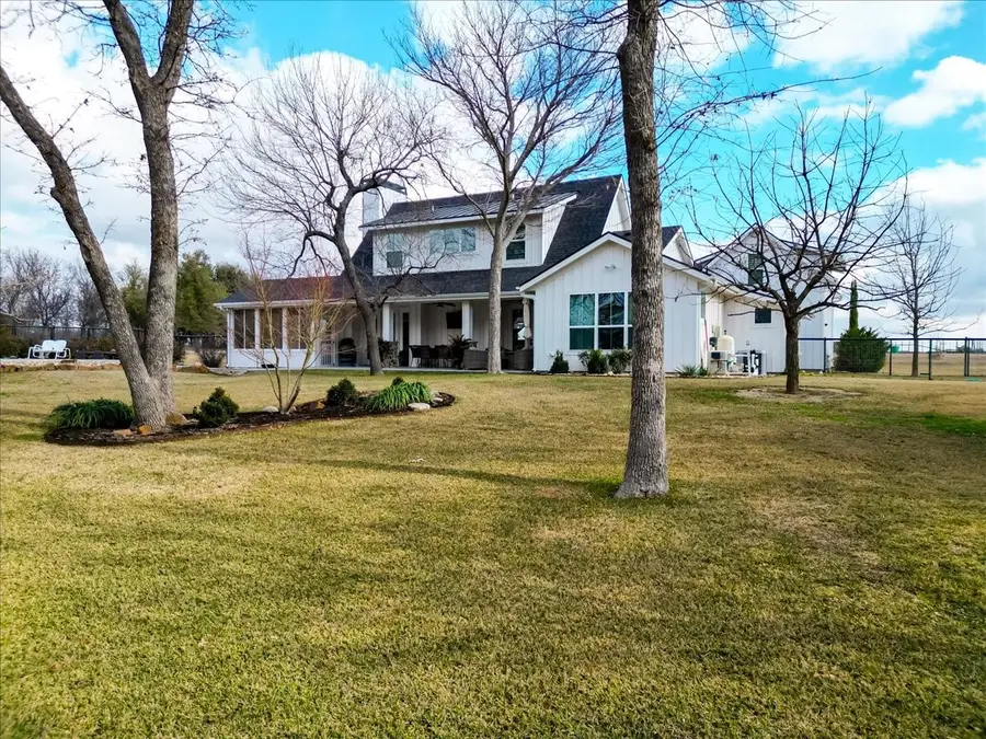 220 Rock Springs Road, Weatherford, TX 76088 - Image #2