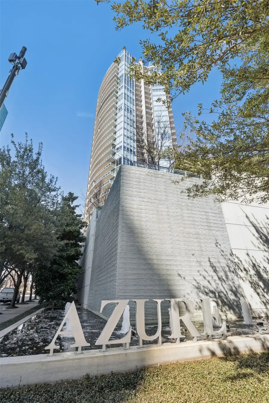 2900 Mckinnon Street #303, Dallas, TX 75201 - Image #2