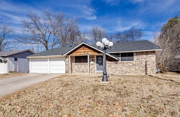 304 Sundown Court, Burleson, TX 76028