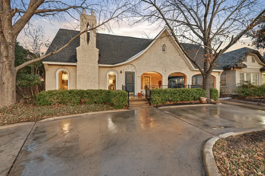 1929 Forest Park Boulevard, Fort Worth, TX 76110 - Image #2