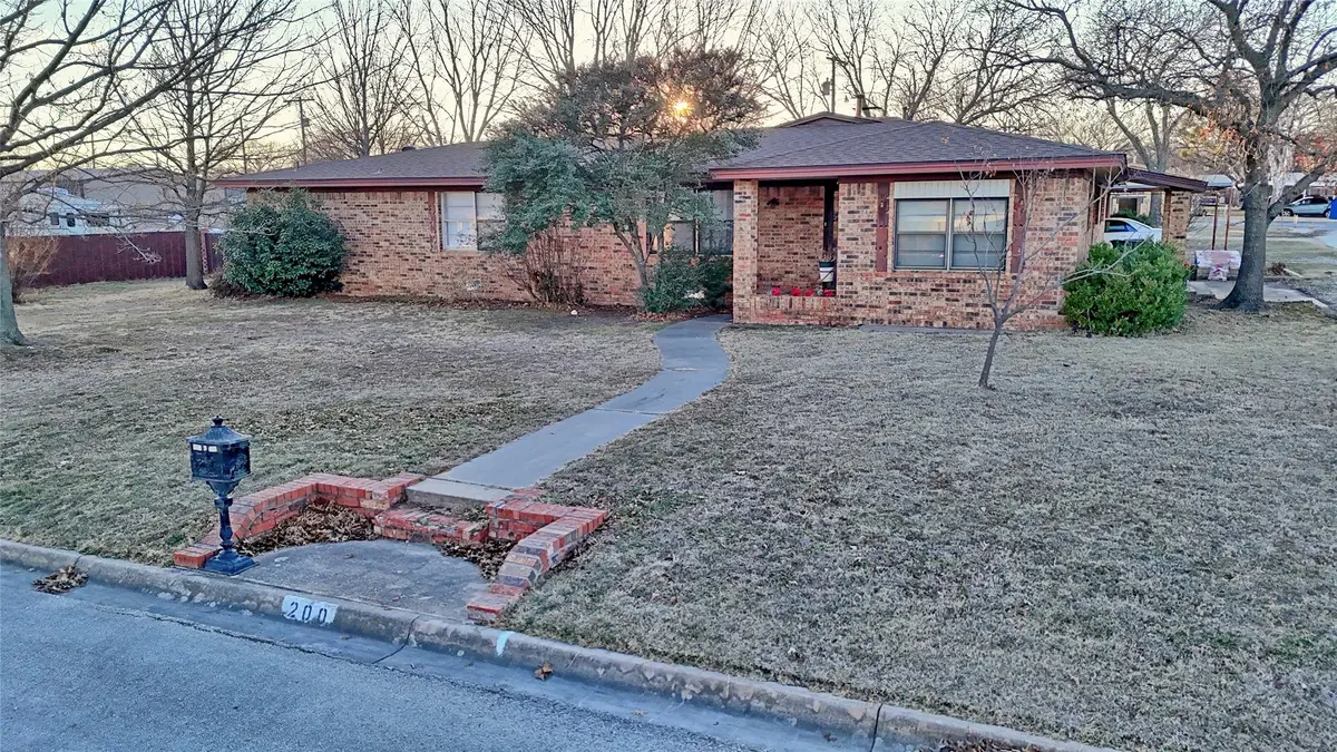 200 Louise Street, Nocona, TX 76255 - Image #1