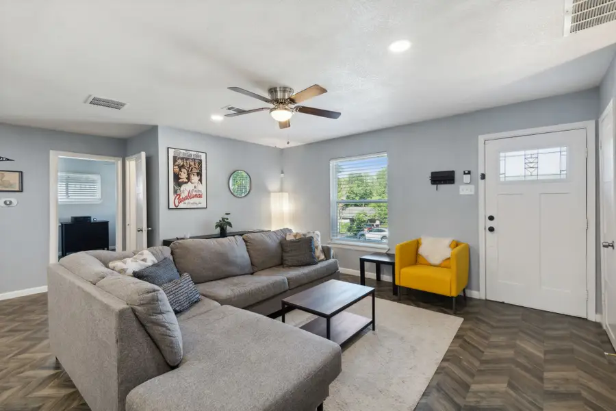 2630 Springvale Drive, Farmers Branch, TX 75234 - Image #3