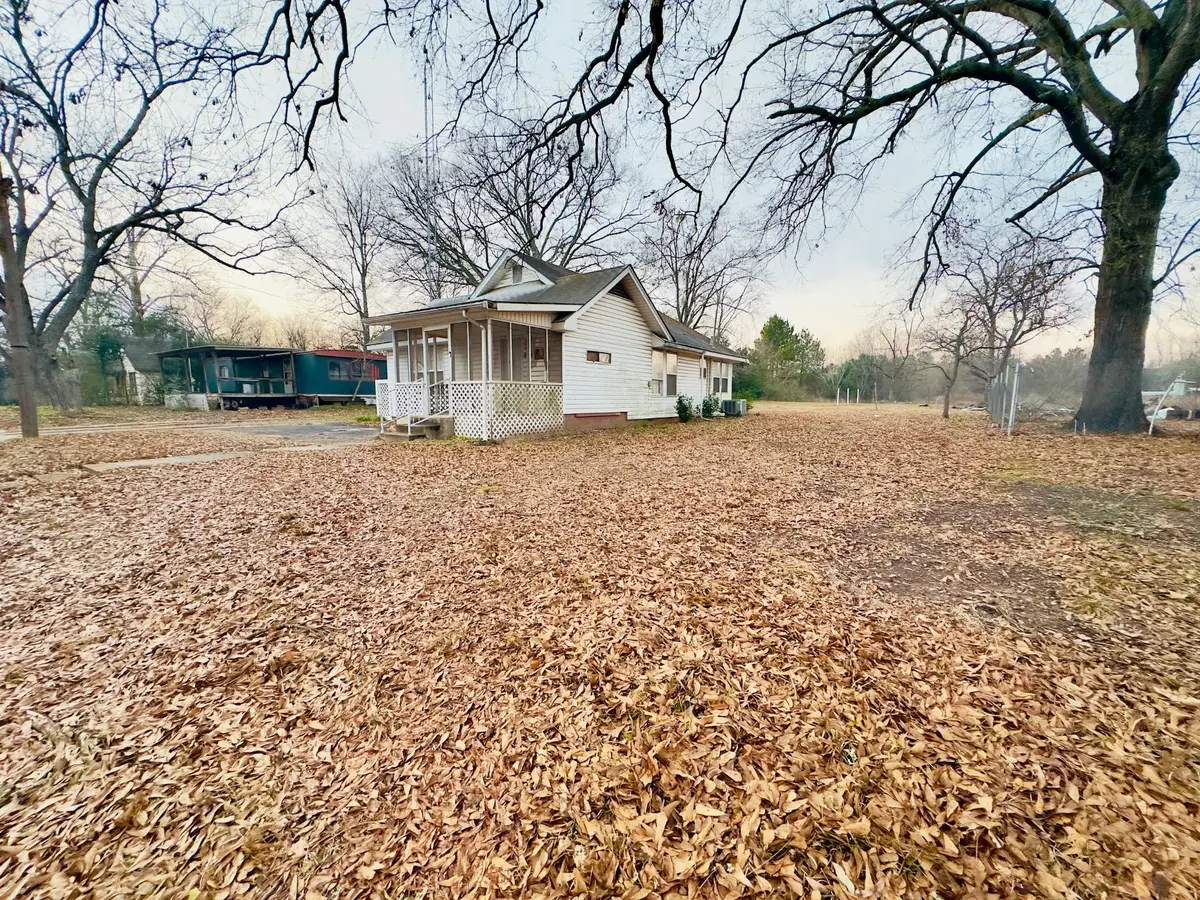 424 W Blackbourn Street, Hawkins, TX 75765 - Image #1