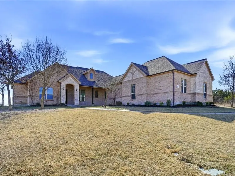 4021 J E Woody Road, Springtown, TX 76082 - Image #2