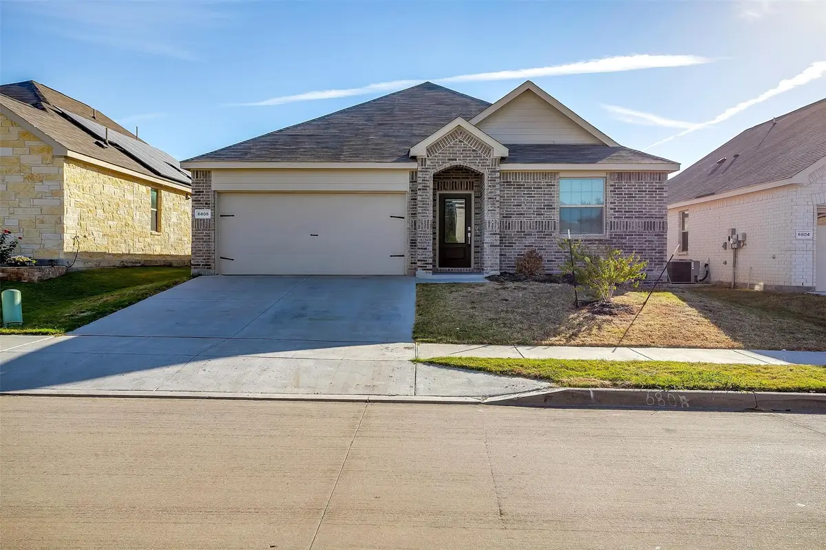 6808 Waterhill Lane, Fort Worth, TX 76179 - Image #1