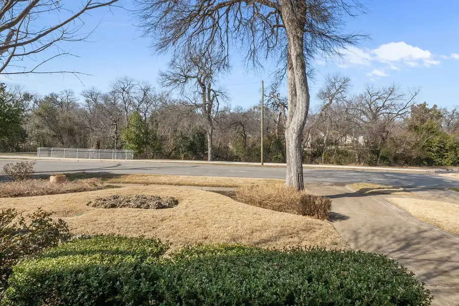1230 Elmwood Boulevard, Dallas, TX 75224 - Image #2