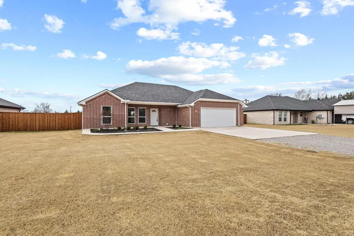 899 W Cardinal Street, Ector, TX 75439 - Image #1