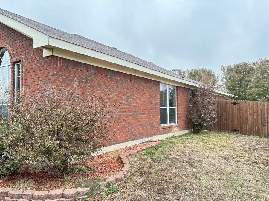 1000 Caleb Street, Burleson, TX 76028 - Image #2