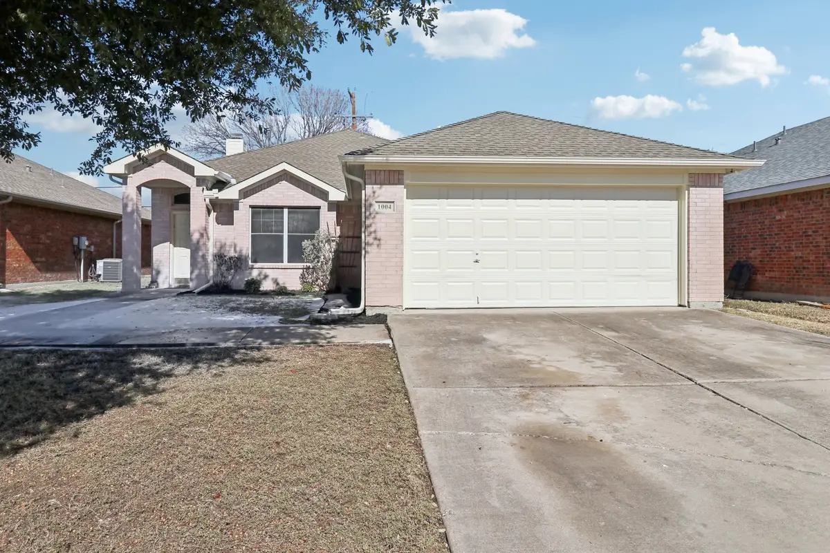 1004 Caliente Drive, Grand Prairie, TX 75051 - Image #1