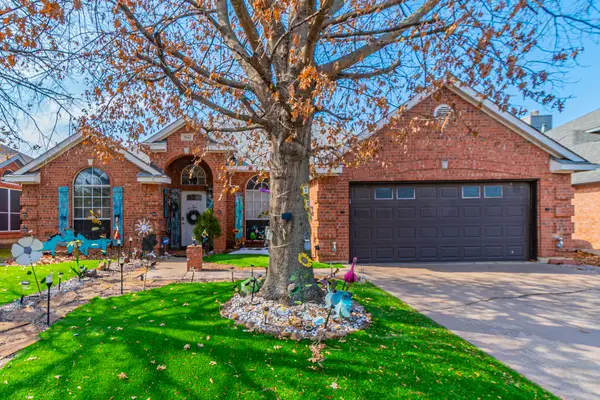 7043 Echo Lake Court, Arlington, TX 76001