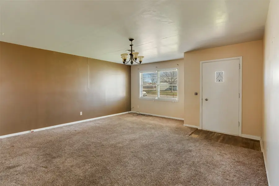 207 N King Street, Henrietta, TX 76365 - Image #3