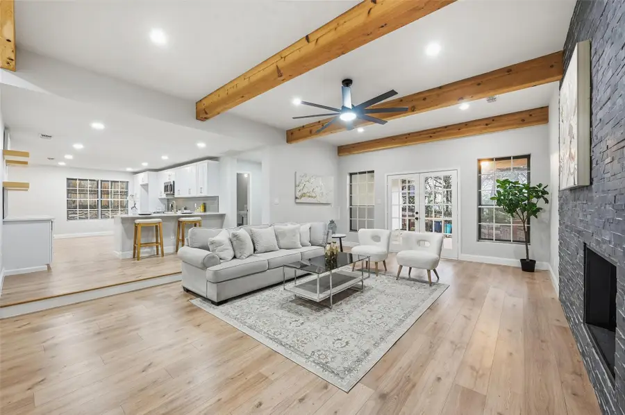 1806 Burr Oak Street, Arlington, TX 76012 - Image #2