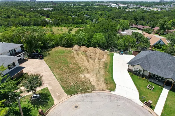 2300 Donnyville Court, Fort Worth, TX 76119