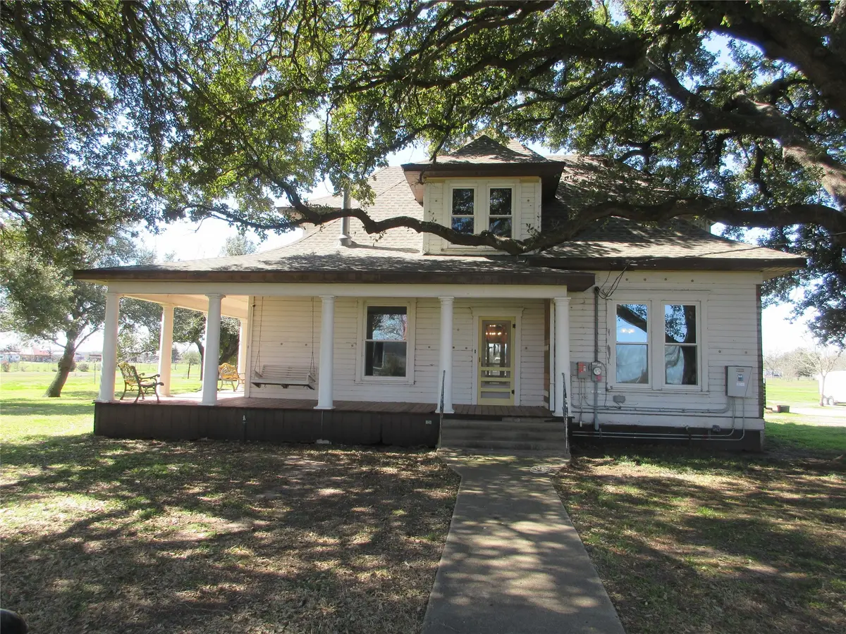607 S First Street S, Rosebud, TX 76570 - Image #1