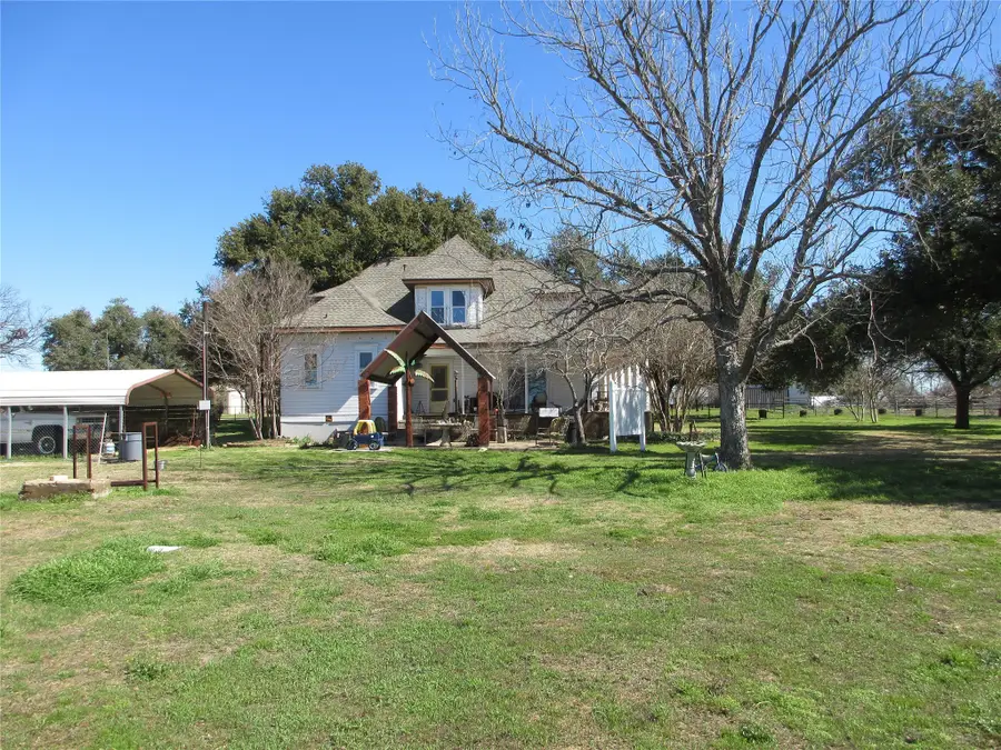 607 S First Street S, Rosebud, TX 76570 - Image #2