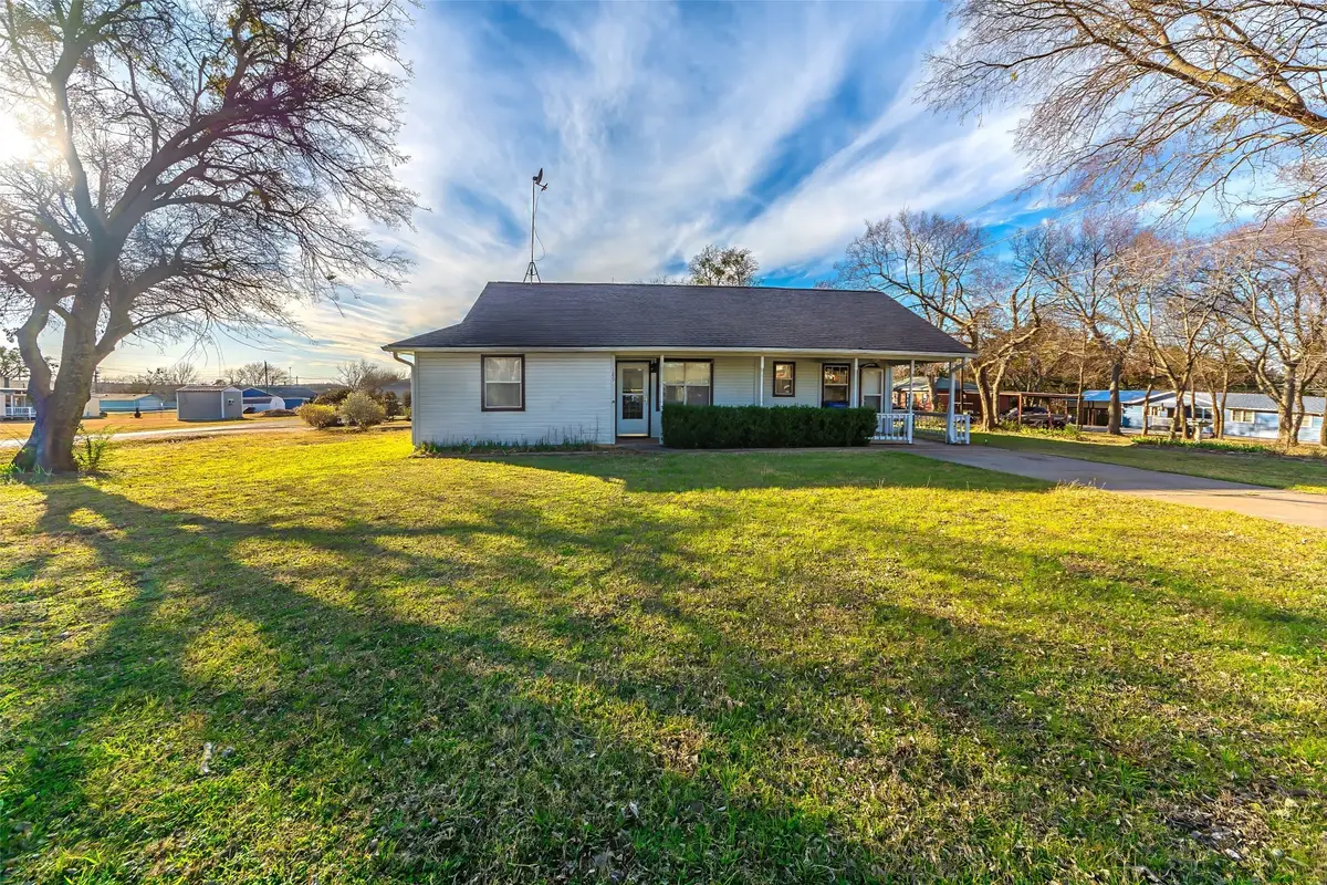 189 Lee Boulevard, Pottsboro, TX 75076 - #1