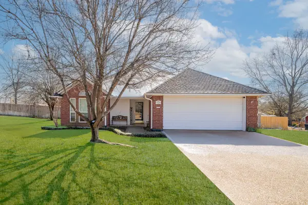 814 Braewood, Lindale, TX 75771