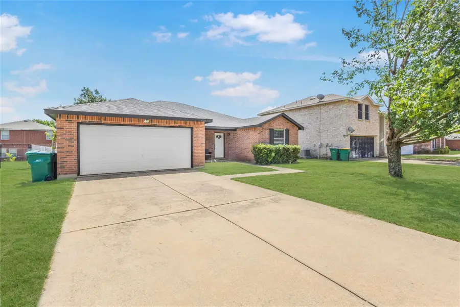 925 Brooks Drive, Cedar Hill, TX 75104 - Image #2