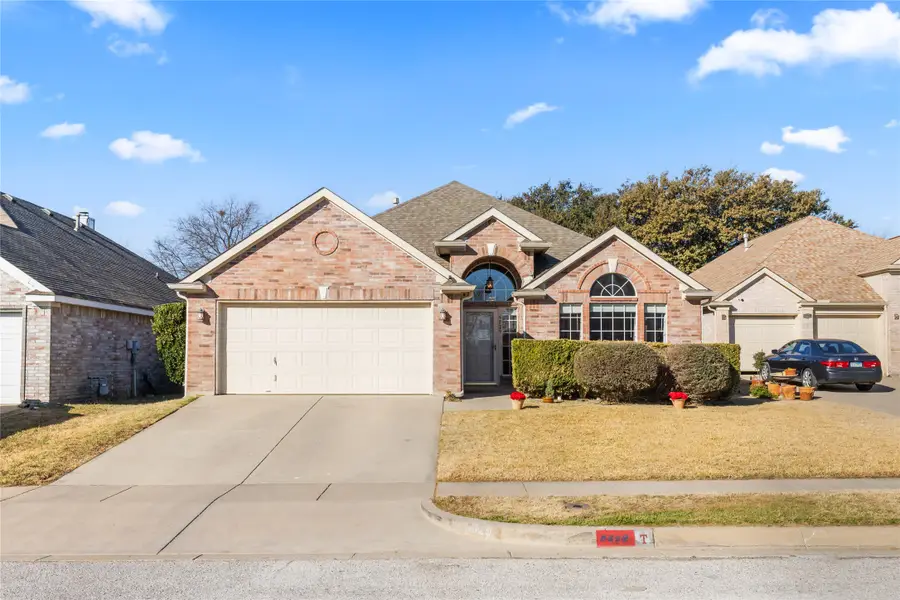 6829 Dougal Avenue, Fort Worth, TX 76137 - Image #2