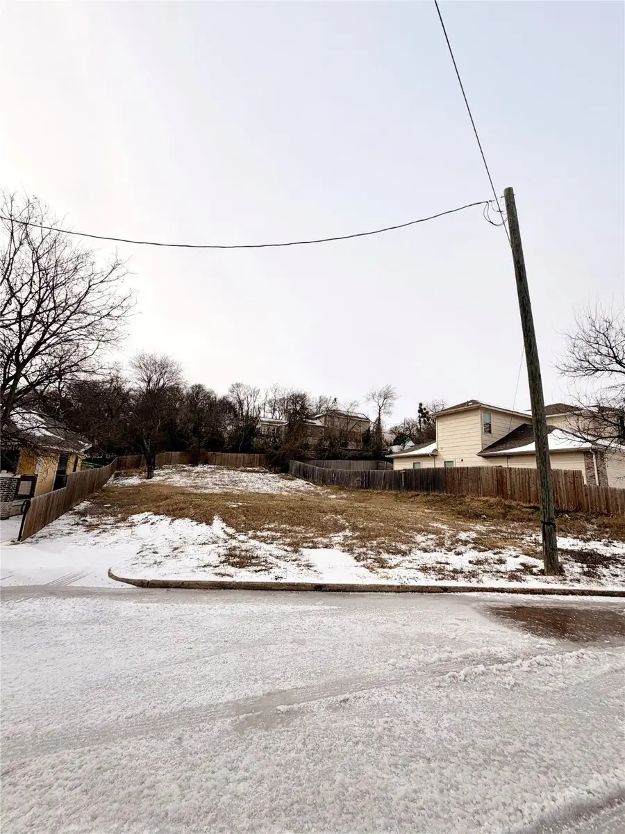 705 Cliff Street, Fort Worth, TX 76164 - Image #3