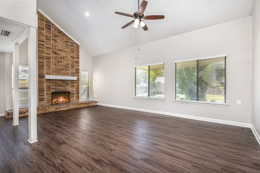 725 Holly Oak Drive, Lewisville, TX 75067 - Image #3