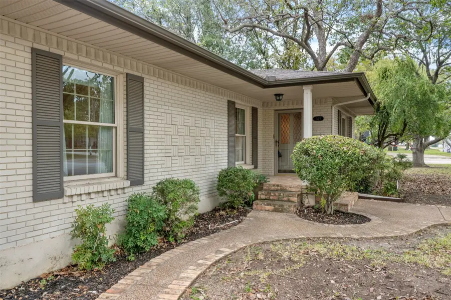 529 N Grand Avenue, Waxahachie, TX 75165 - Image #3