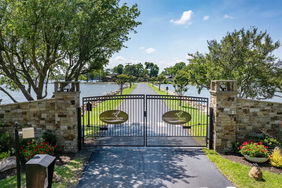 697 Enchanted Isles Drive, Mabank, TX 75156 - #2