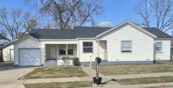 832 Featherston Street, Cleburne, TX 76033