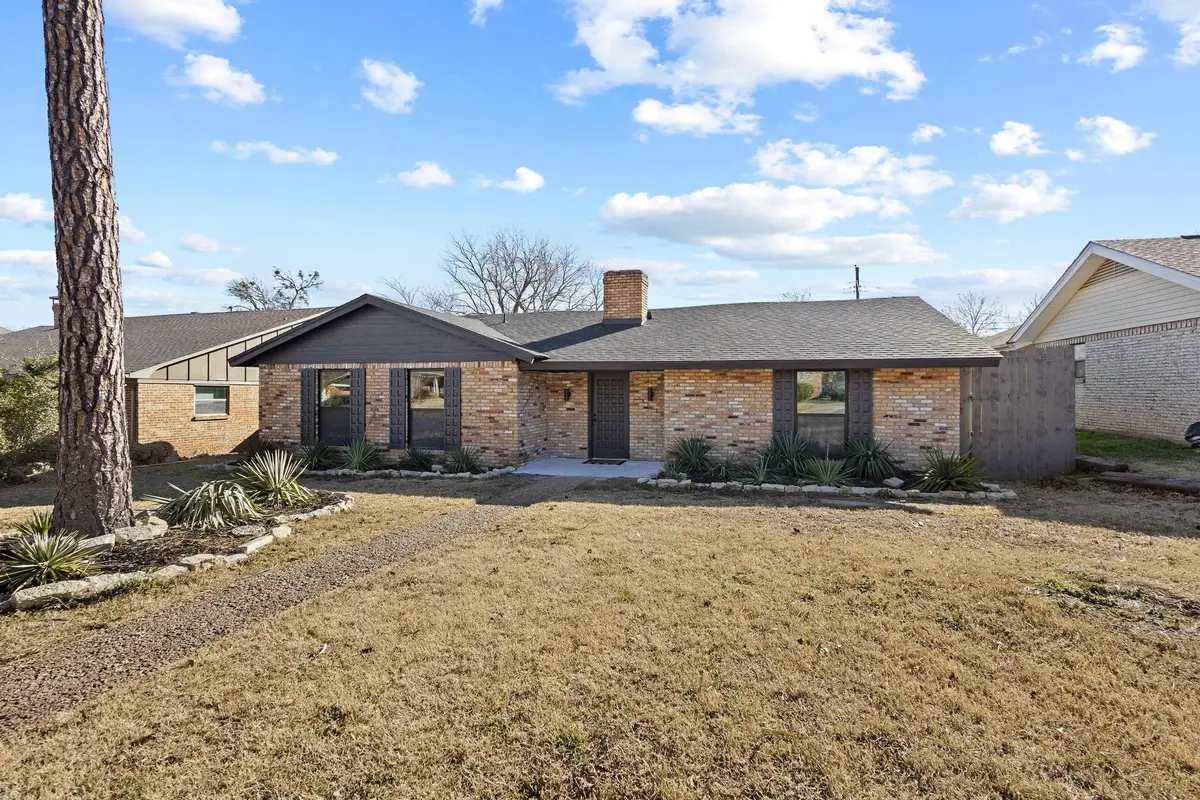321 Chisholm Trail, Sherman, TX 75092 - Image #1